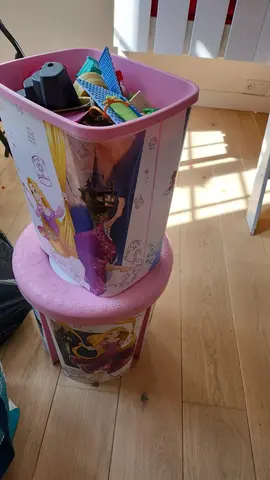 jeux et vêtements enfants