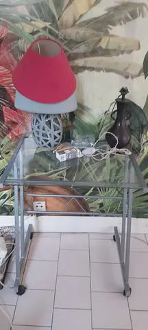 bureau verre et métal