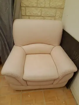 fauteuil simili cuir beige