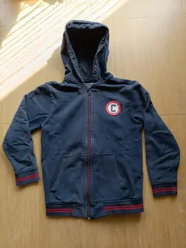 sweat zippé à capuche pour enfant 10 ans