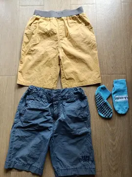lot 2 shorts enfant et chaussettes anti-dérapantes