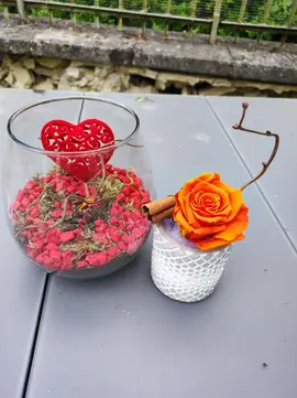rose éternelle et bocal verre
