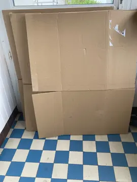 3 cartons propres et excellent etat