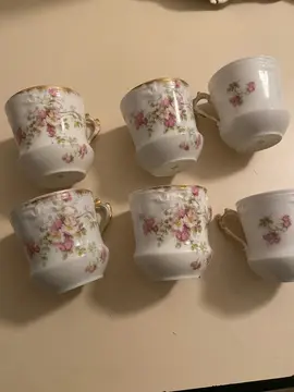 donne six tasses à café