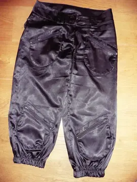 Pantacourt noir satiné - Taille 38