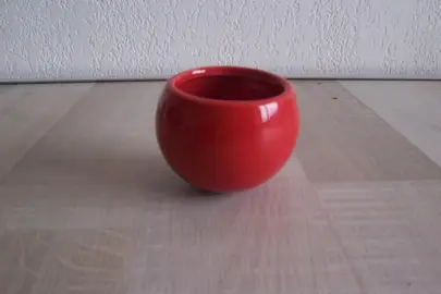 cache pot magnétique