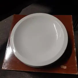 Lot de 4 assiettes plates