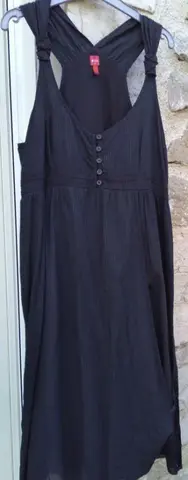 ROBE NOIRE RAYEE