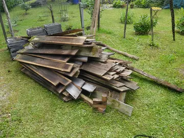 donne lot de planches en bois