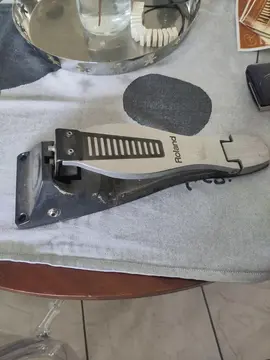 Pédale Roland T70