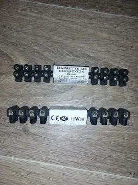 2 barrettes de connections