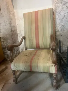 Chaise ancienne à retapisser