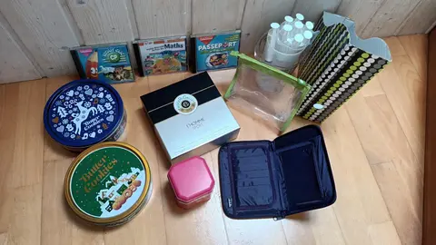 Lot d'objets indissociable pour scolaires boîtes ateliers multimédia