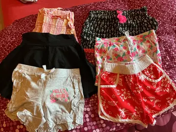 lot de shorts/jupes fille 5/6 ans