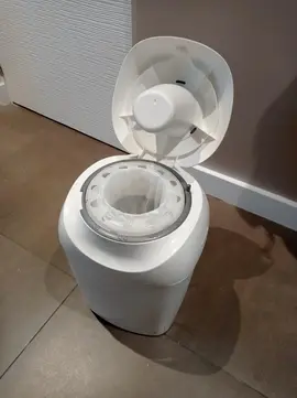 poubelle à couche anti odeur tommee tippee sangenic