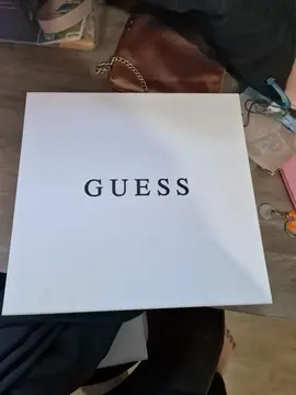 grande boîte GUESS