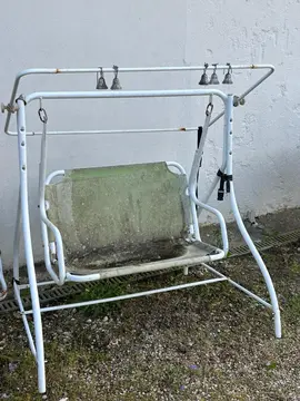Structure en métal pour balancelle enfant
