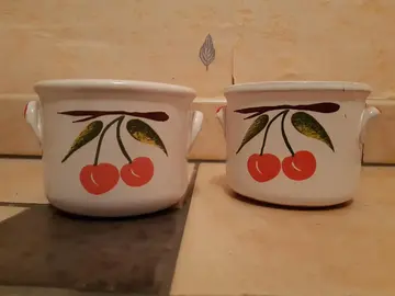 2 pots
