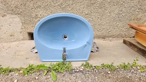 évier en céramique bleu (largeur 59 cm, profondeur 50 cm, épaisseur 20 cm)