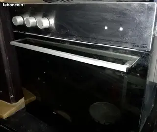 A donner four Glem , inox, pour pieces ou à reparer, fait declancher le disjoncteur