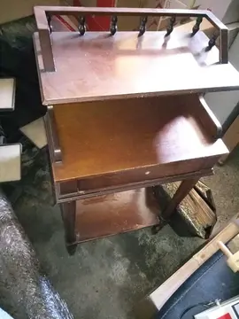 petit meuble env 1m