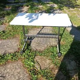 Petite table - desserte