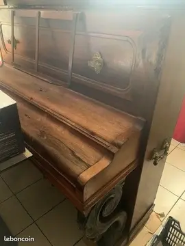 donne vieux piano cadre bois- à accorder