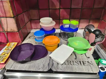 Donne lot de tupperware