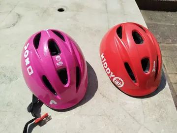 2 casques vélo enfant réglables