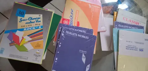 fourniture scolaire jamais utilisé.