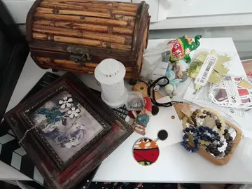 lot de bijoux et décoration