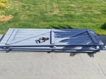 1 paire de volets battants 2,15m x 0,61m