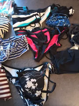 Lot de bikinis