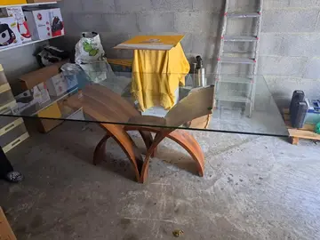 table dessus en verre