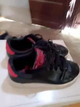 Baskets Adidas 32
