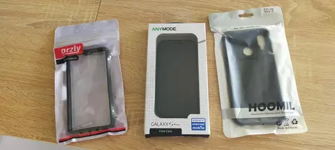 3 coques de téléphone