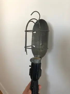 Lampe avec crochet