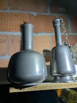 2 pots en étain