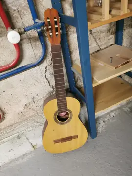 Guitare sans corde