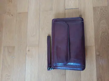 pochette pour homme cuir