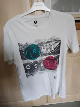 tee-shirt