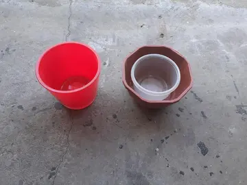 pots