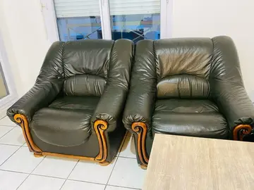 deux fauteuils à donne, à decines charpieu