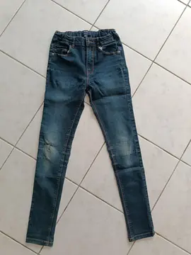 Jean à repriser 10 ans ou à couper en short