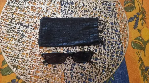 Lunettes soleil sans marque