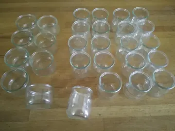 20 + 8 pots de yaourt en verre