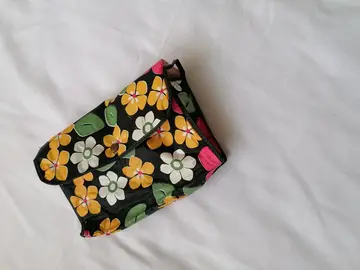 Pochette en plastique ou trousse maquillage