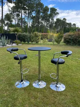 Table haute + 2 chaises