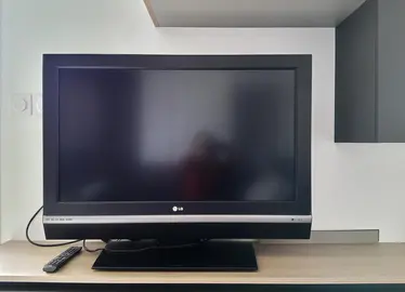 TV LG 37LC2D (37")