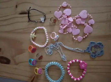 Lot bijoux enfants